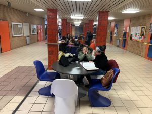 Unser Foyer mit PC-Arbeitsstationen